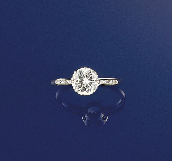 A diamond single stone ring