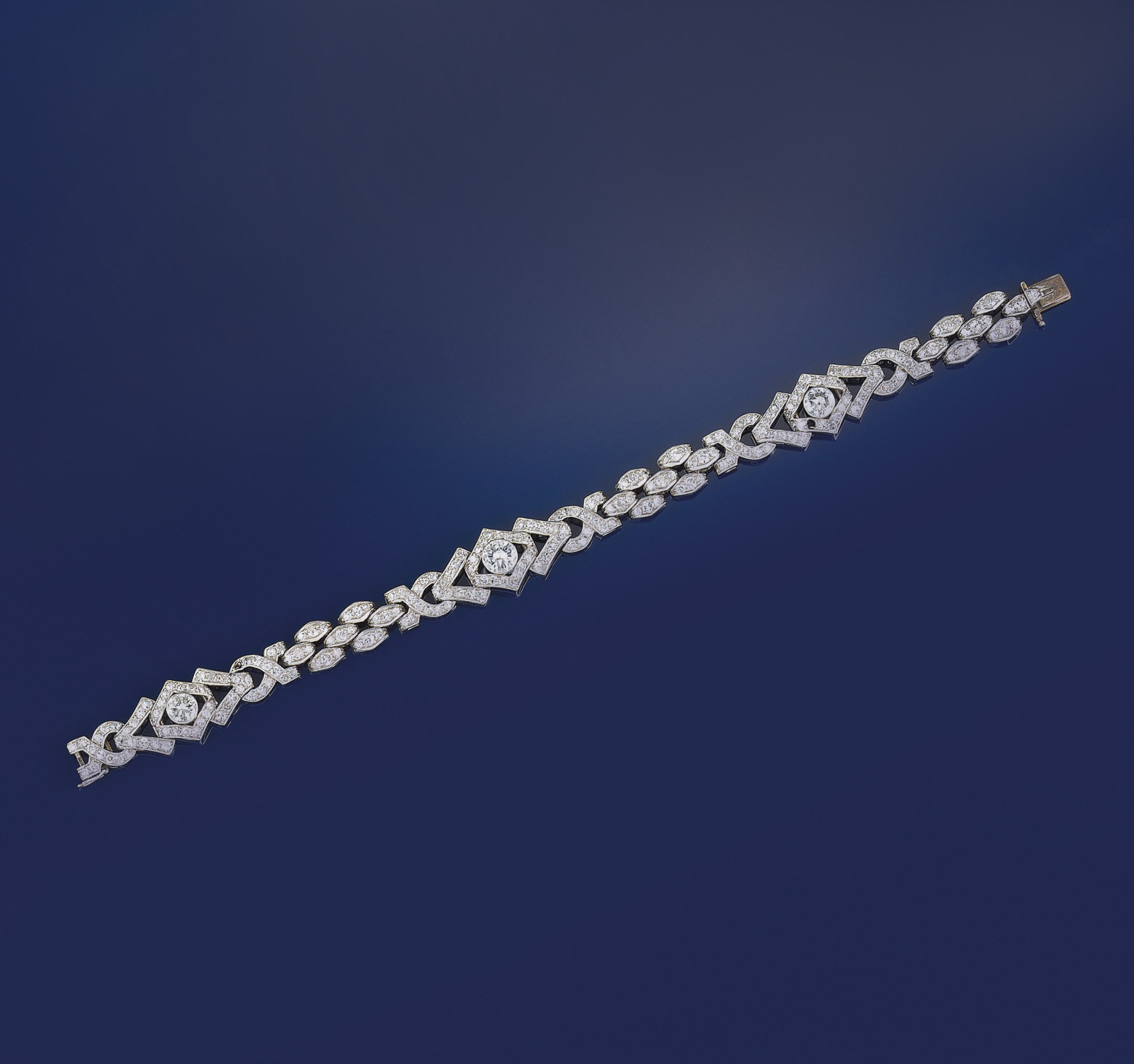 An Art Deco, diamond bracelet