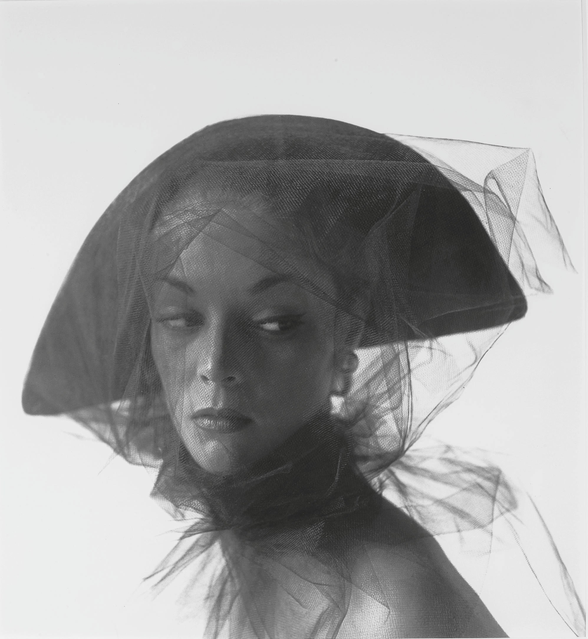 IRVING PENN (B. 1917)