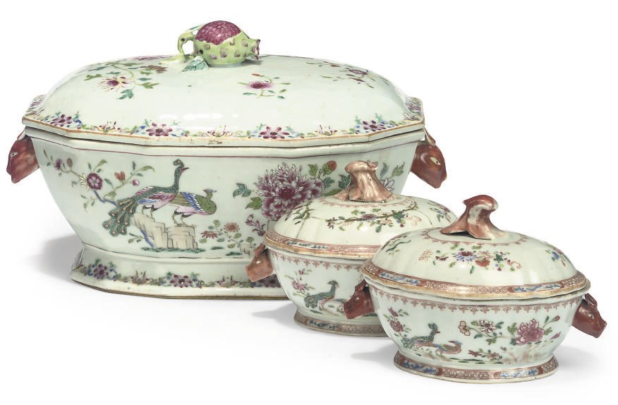 A CHINESE EXPORT FAMILLE ROSE TUREEN AND COVER