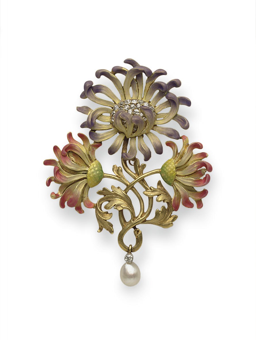 AN ART NOUVEAU DIAMOND AND ENAMEL CHRYSANTHEMUM BROOCH, BY PLISSON & HARTZ