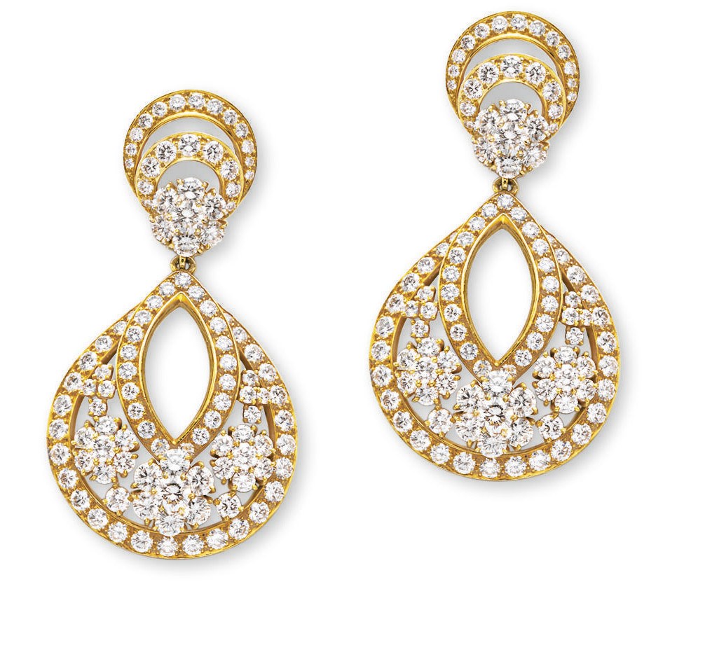 A PAIR OF DIAMOND AND GOLD "VALENCIENNES" EAR PENDANTS, BY VAN CLEEF & ARPELS
