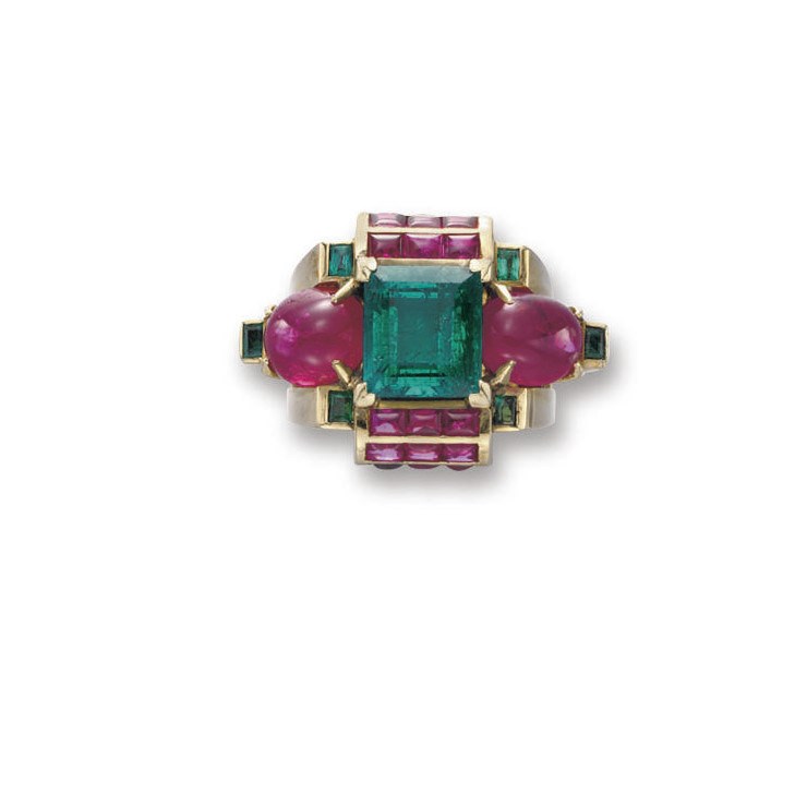AN EMERALD, RUBY AND GOLD RING