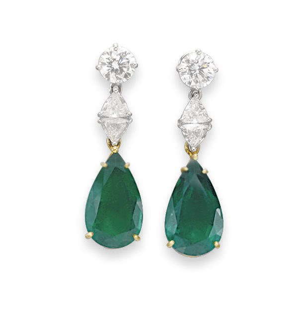 A PAIR OF EMERALD AND DIAMOND EAR PENDANTS