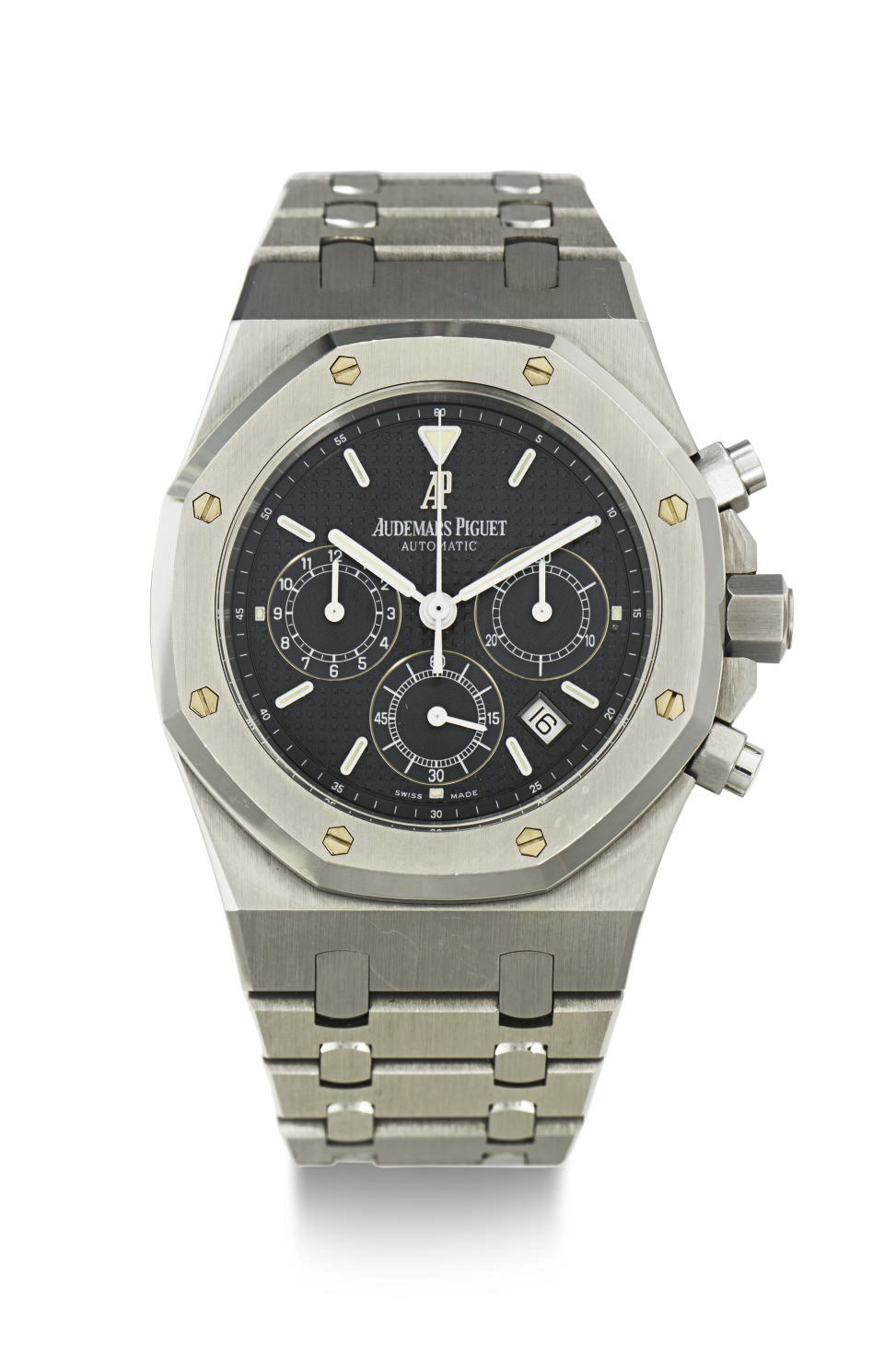 AUDEMARS PIGUET. A STAINLESS STEEL AUTOMATIC CHRONOGRAPH WRISTWATCH WITH DATE AND BRACELET