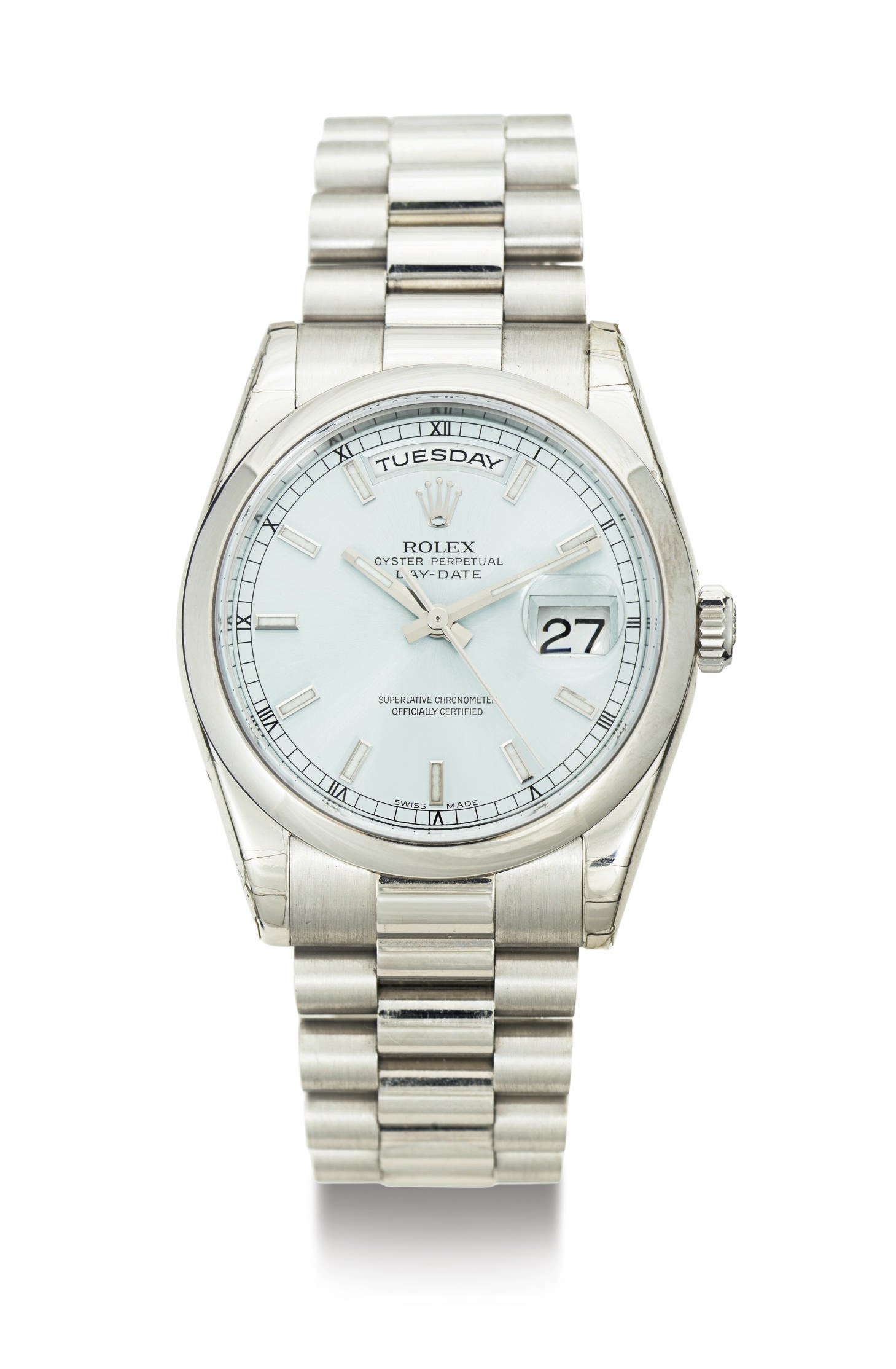 ROLEX. A FINE PLATINUM AUTOMATIC WRISTWATCH WITH DAY, DATE, CENTER SECONDS AND BRACELET