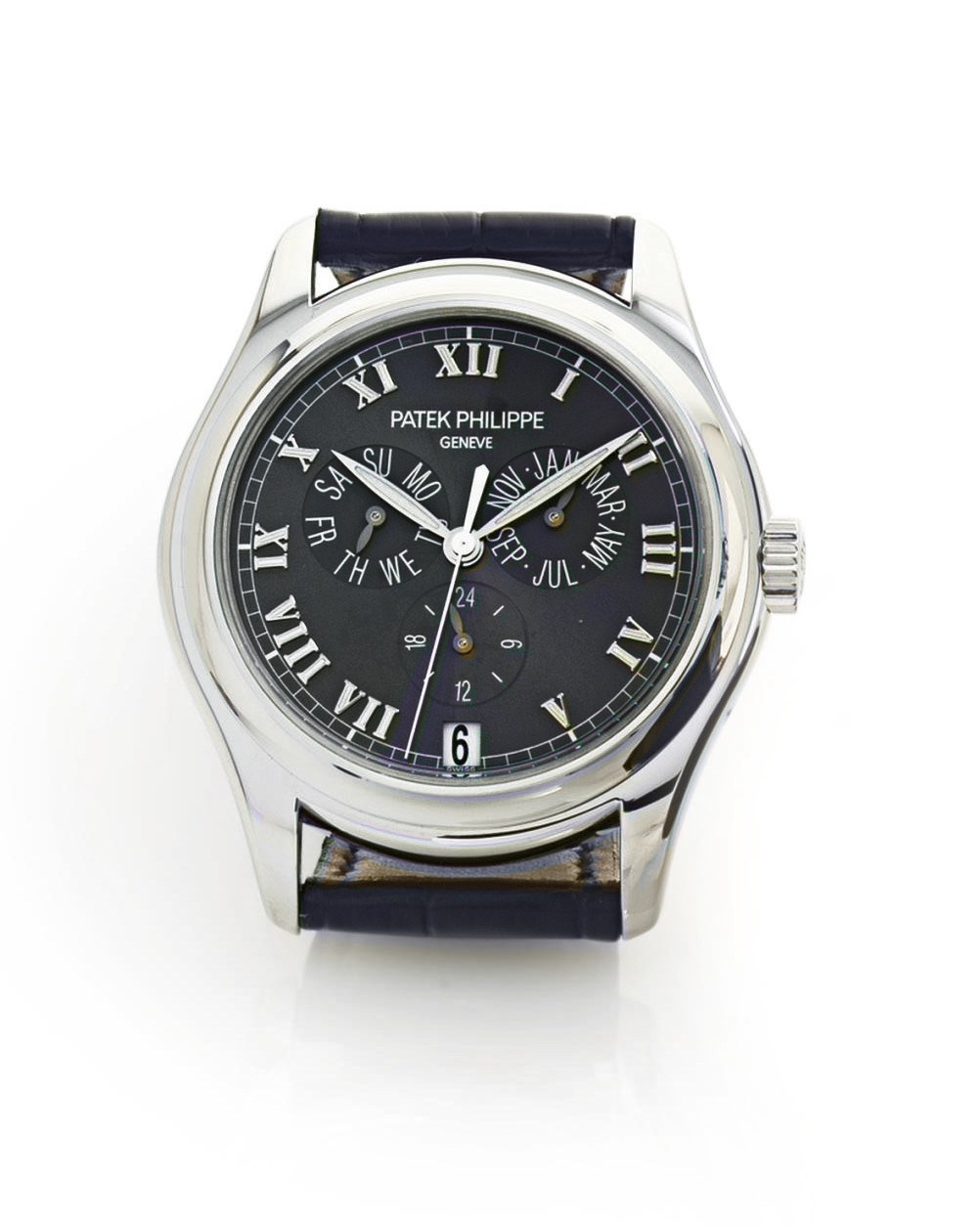 PATEK PHILIPPE. A FINE PLATINUM AUTOMATIC ANNUAL CALENDAR WRISTWATCH WITH CENTER SECONDS