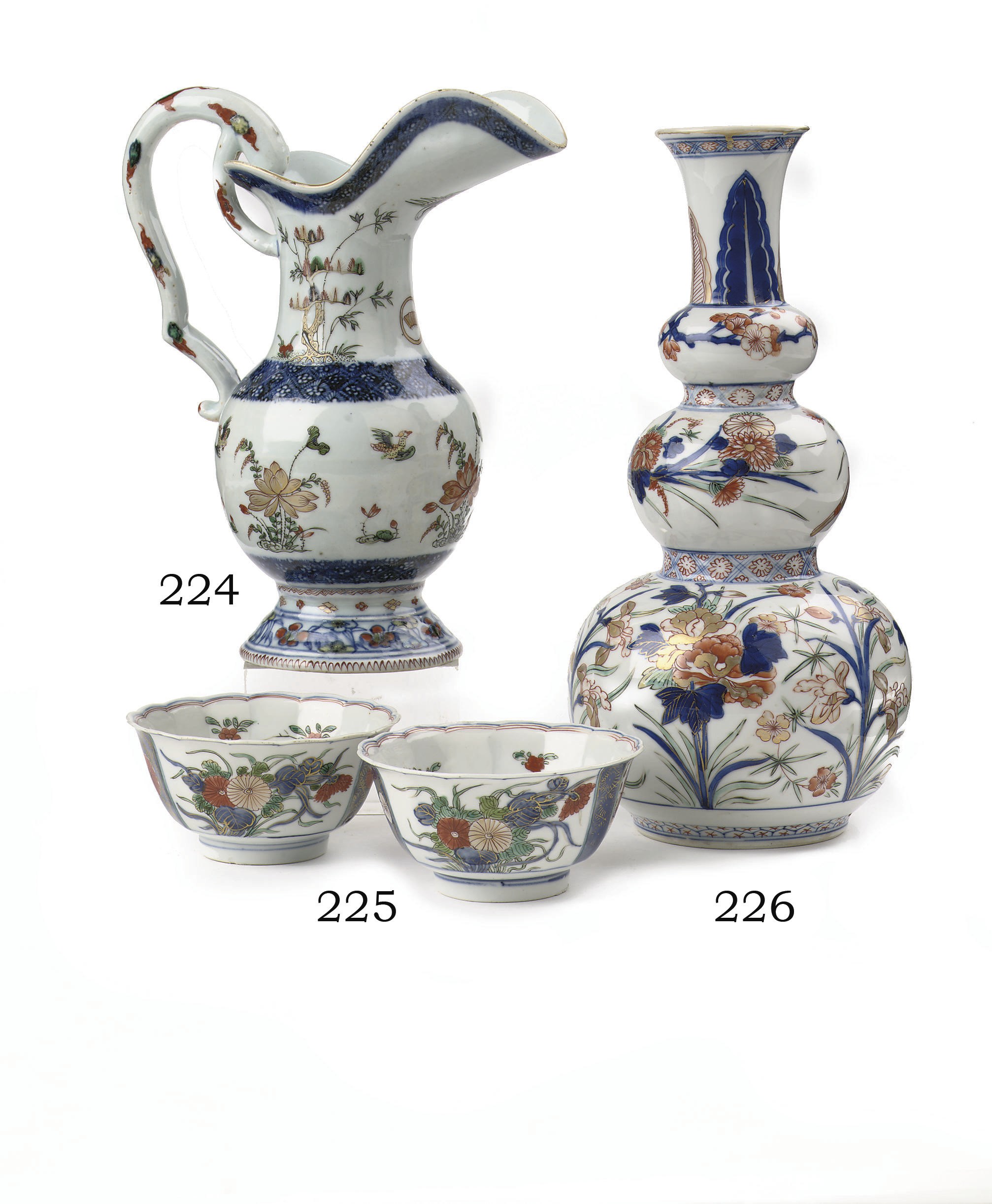 A pair of Chinese verte-Imari bowls