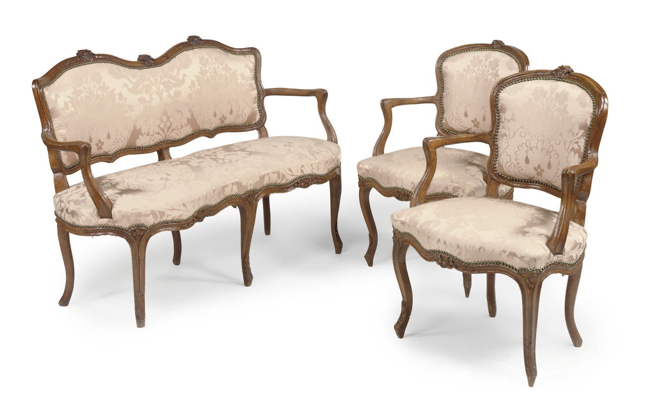 A DUTCH BEECHWOOD SUITE OF SEAT FURNITURE