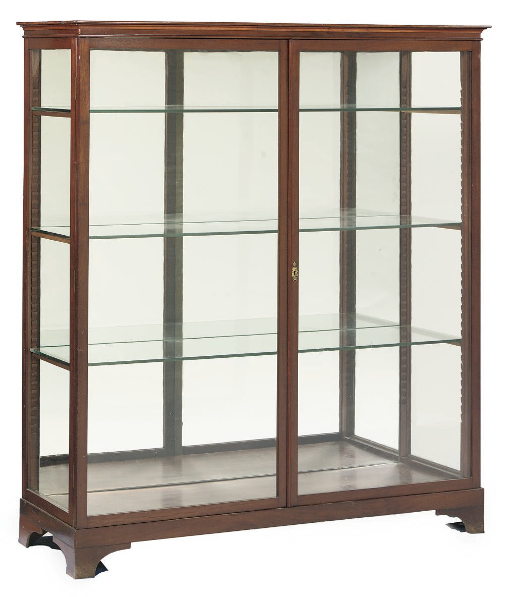 A FRENCH MAHOGANY DISPLAY CASE
