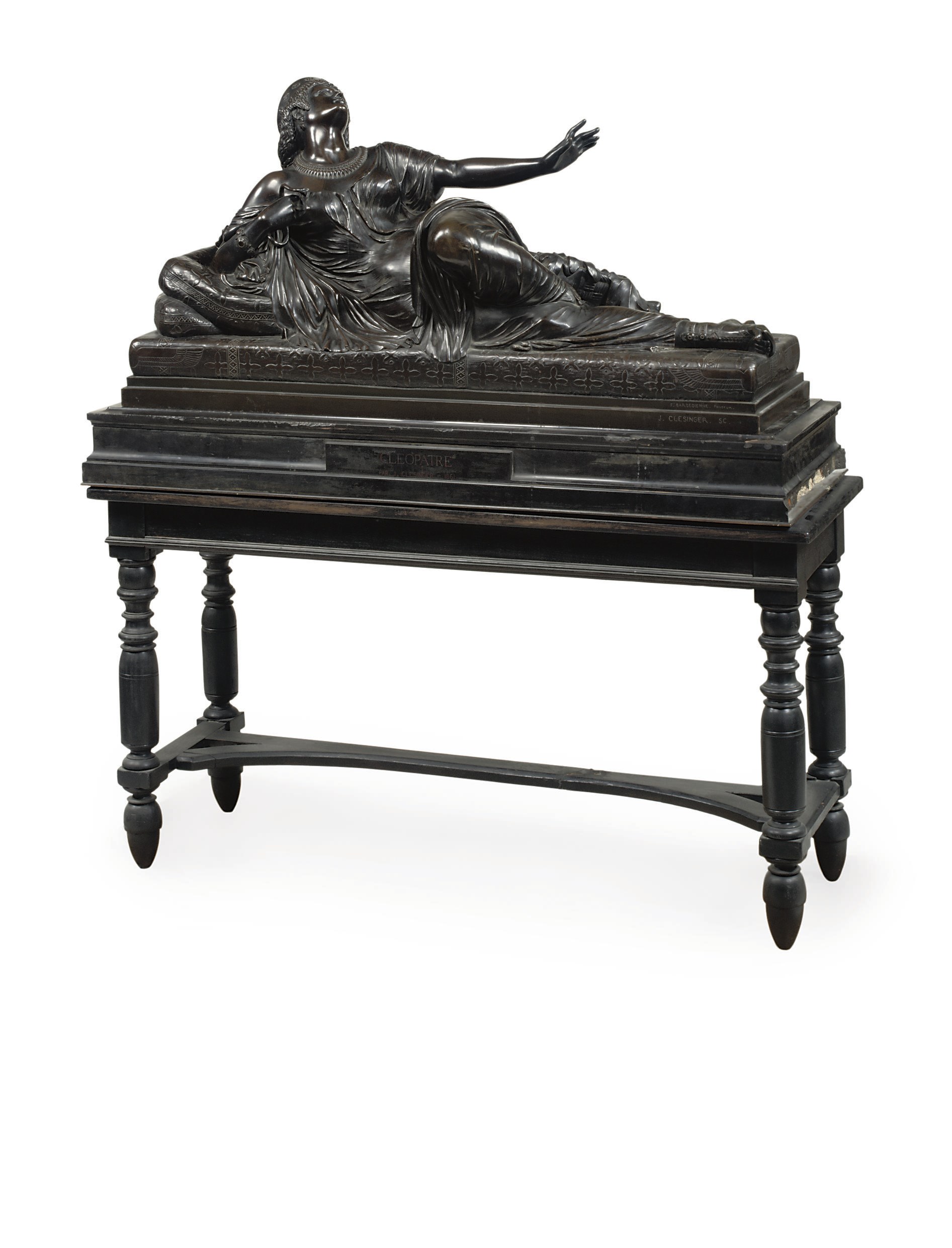 A FRENCH BRONZE FIGURE ENTITLED 'CLEOPATRE MOURANT'