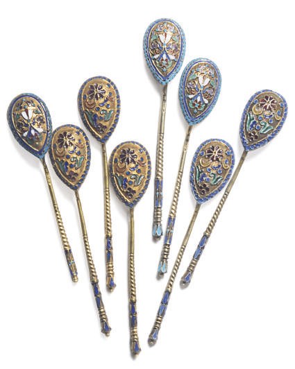 A GROUP OF THREE SILVER-GILT AND CLOISONNÉ ENAMELED TEASPOONS,