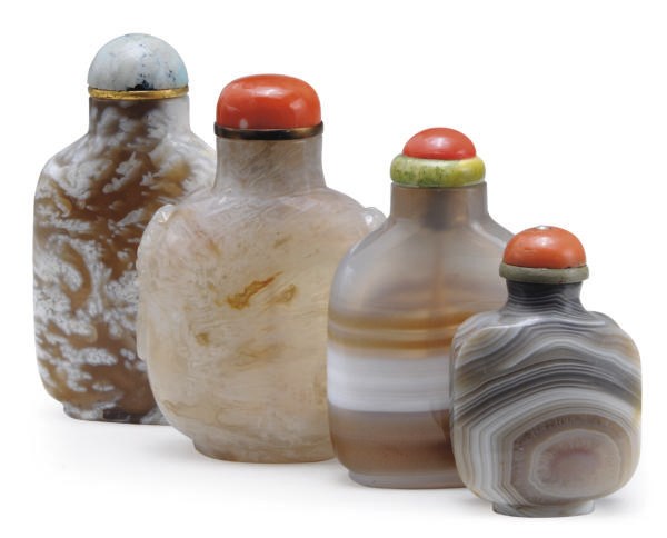 TWO CHINESE MACARONI AGATE SNUFF BOTTLES AND TWO BANDED AGATE SNUFF BOTTLES,