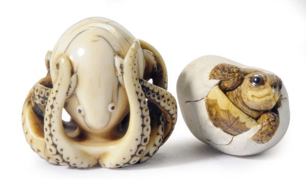 A JAPANESE CARVED IVORY OCTOPUS AND A WOOD AND CERAMIC TURTLE HATCHLING,**