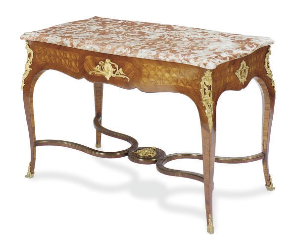 A FRENCH ORMOLU-MOUNTED MAHOGANY AND PARQUETRY CENTER TABLE,