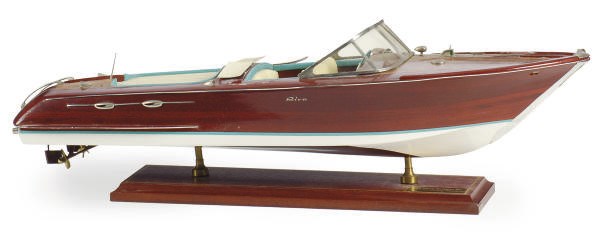 A MAHOGANY MODEL OF 'RIVA AQUARAMA SPECIAL'