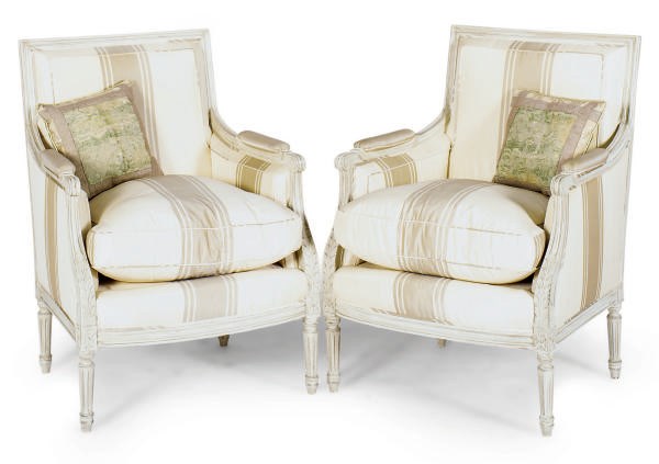 A PAIR OF CREAM-PAINTED AND UPHOLSTERED BERGERES,