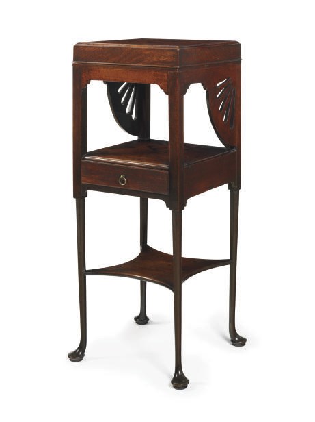 A GEORGE III MAHOGANY WASHSTAND