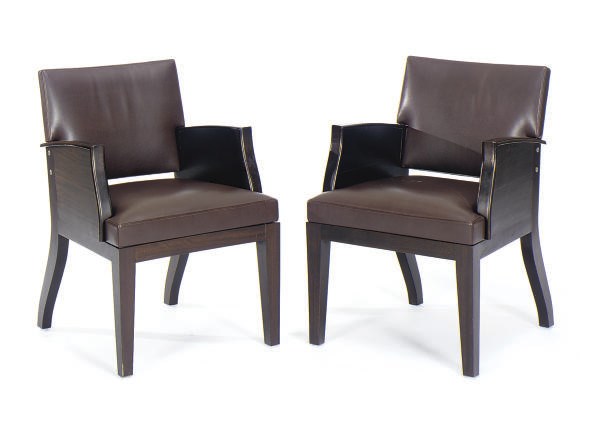 A PAIR OF MAHOGANY AND LEATHER ARMCHAIRS,