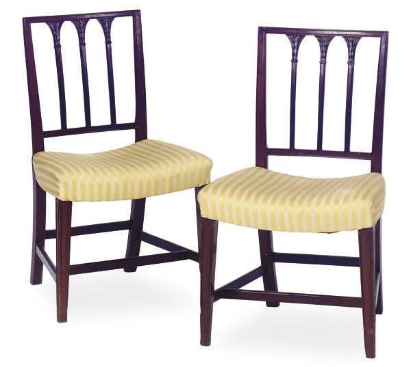 A PAIR OF MAHOGANY SIDE CHAIRS,