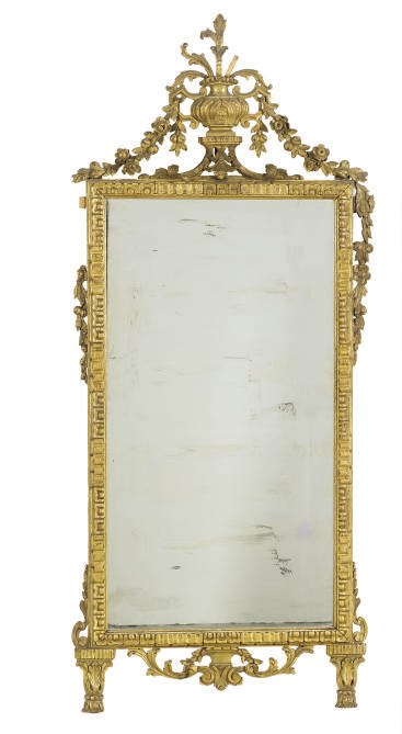 AN ITALIAN GILTWOOD MIRROR,