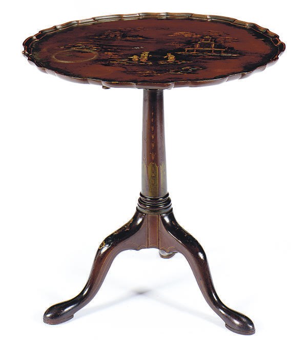 A SCARLET AND GILT-LACQUERED TRIPOD TABLE,