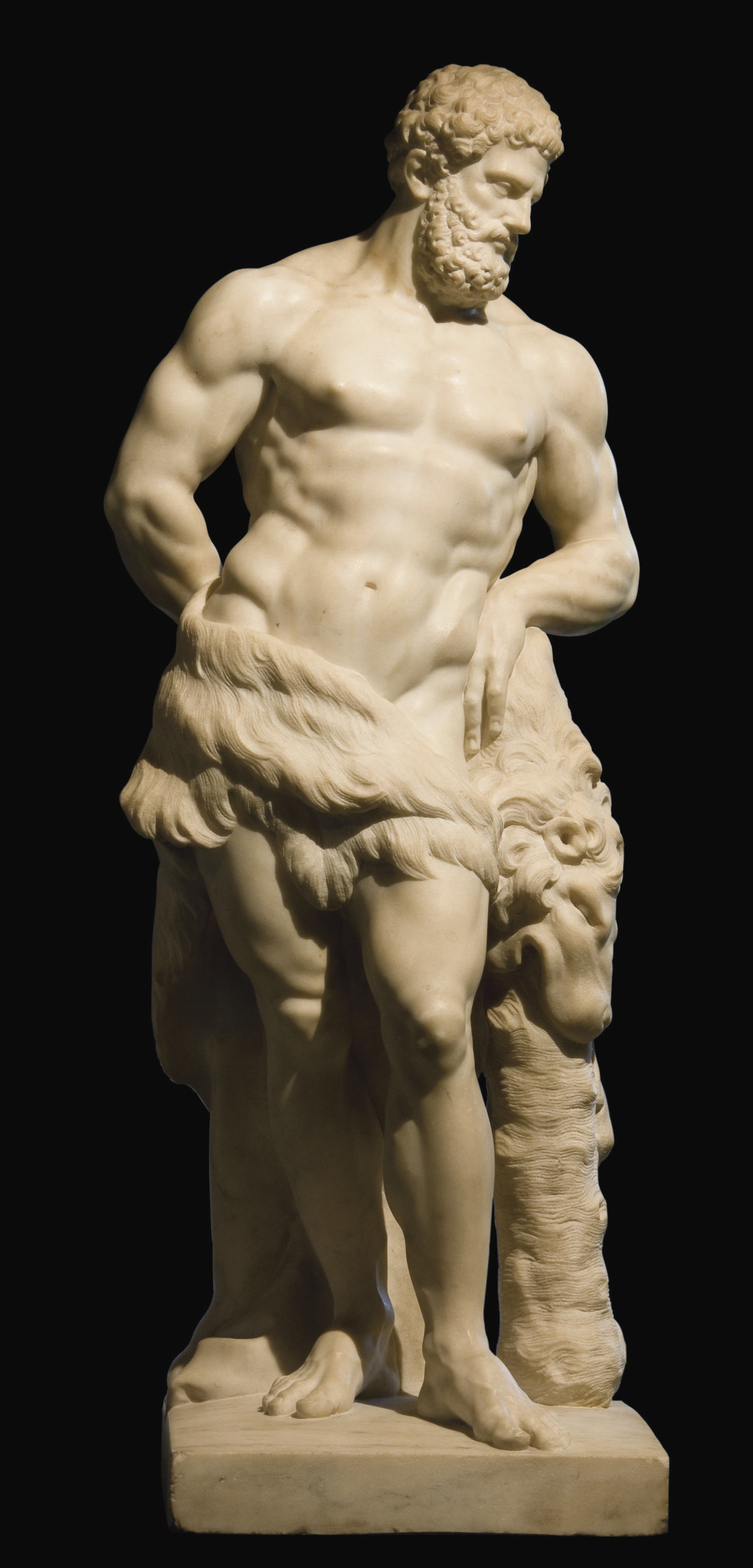 FIGURE REPRESENTANT HERCULE AU REPOS
