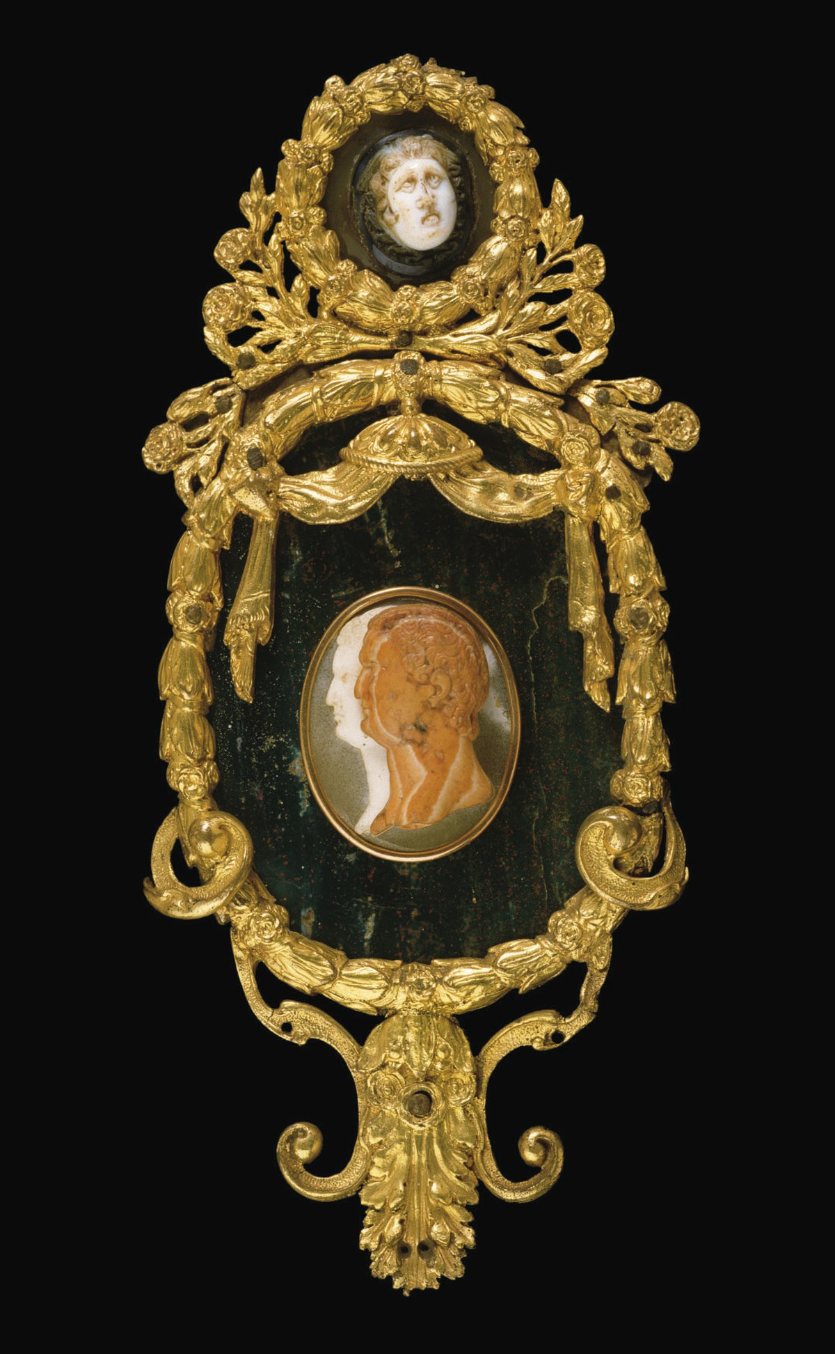 CAMEE OVALE EN AGATE SCULPTEE REPRESENTANT LE DOUBLE PORTRAIT DE DEUX PERSONNAGES ROMAINS DE PROFIL