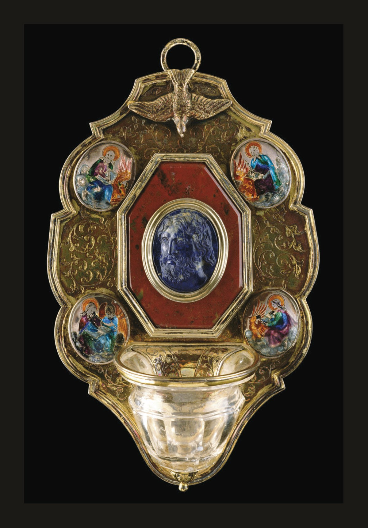 CAMEE OVALE EN LAPIS LAZULI SCULPTE REPRESENTANT LE CHRIST AU DESSUS D'UN BENITIER