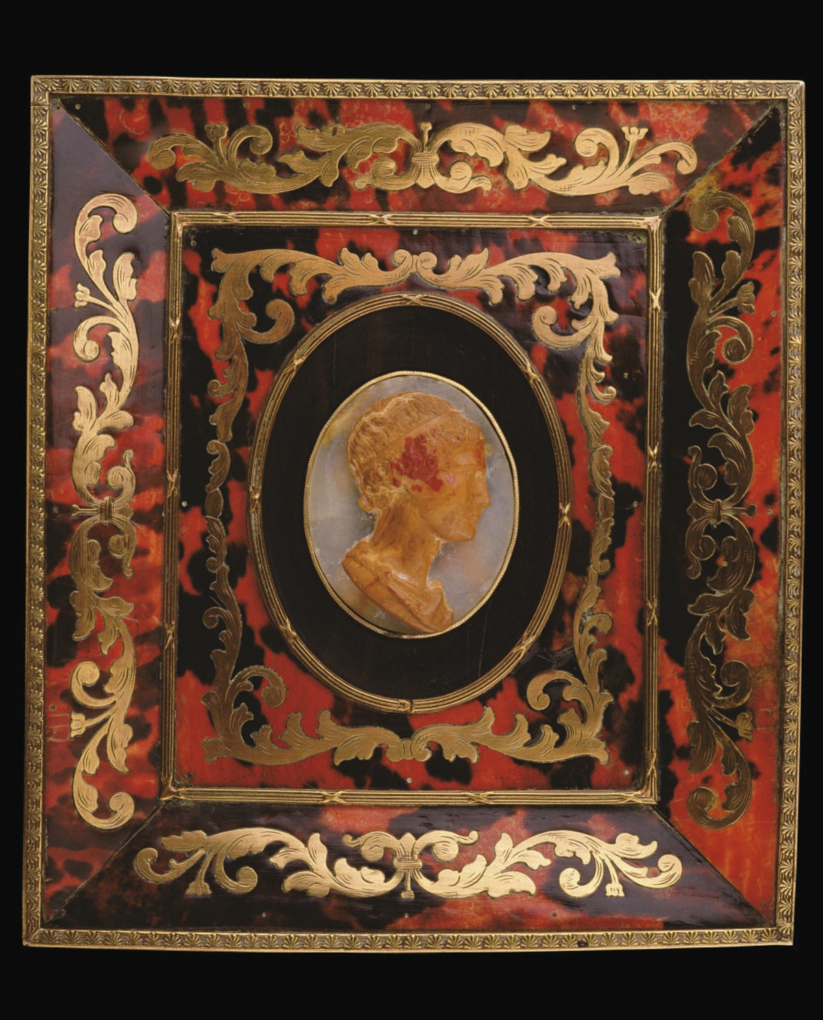 CAMEE OVALE EN AGATE SCULPTEE REPRESENTANT LE BUSTE D'UN PRINCE HELLENISTIQUE DE LA DYNASTIE DES SELEUCIDES