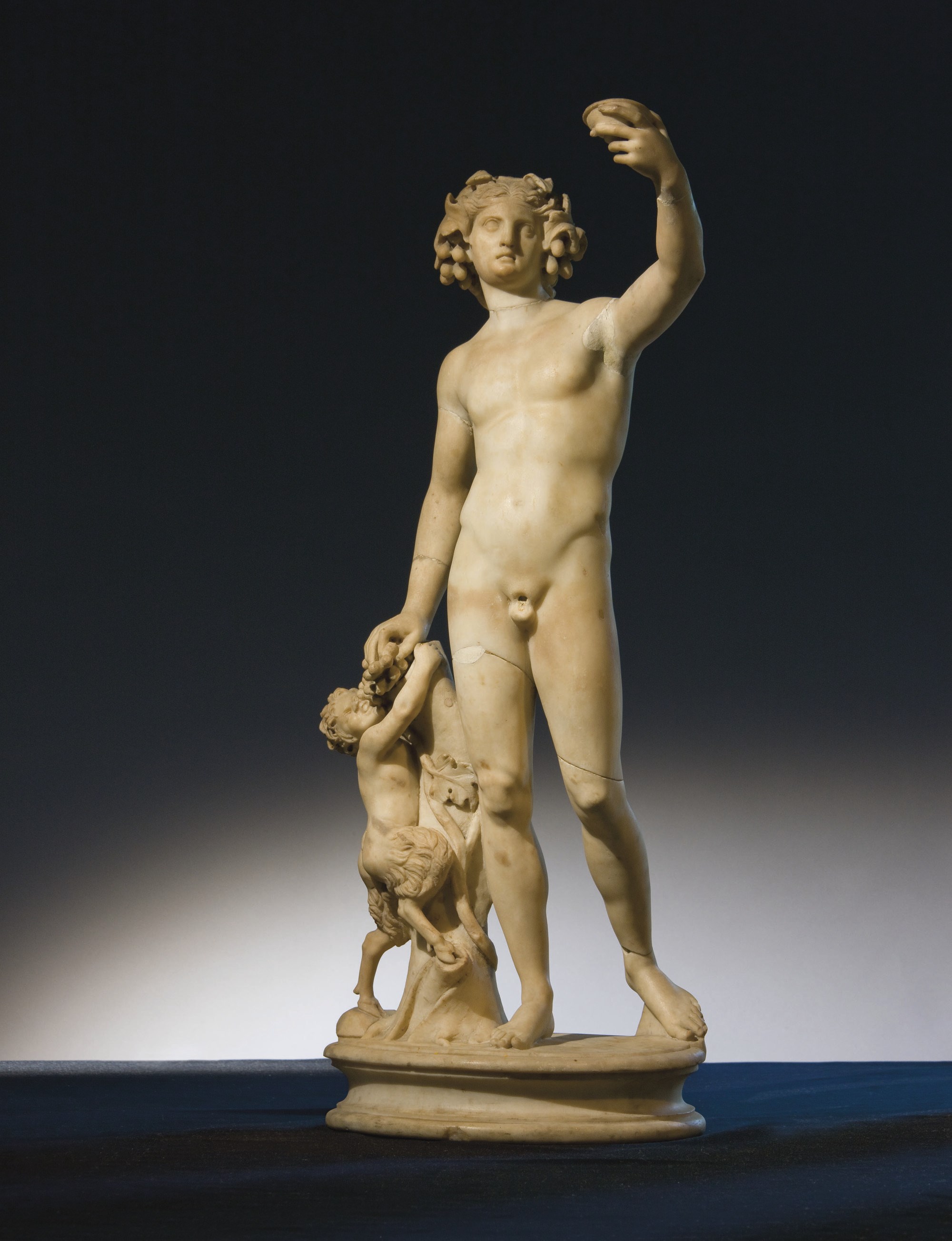 SCULPTURE EN MARBRE REPRESENTANT BACCHUS