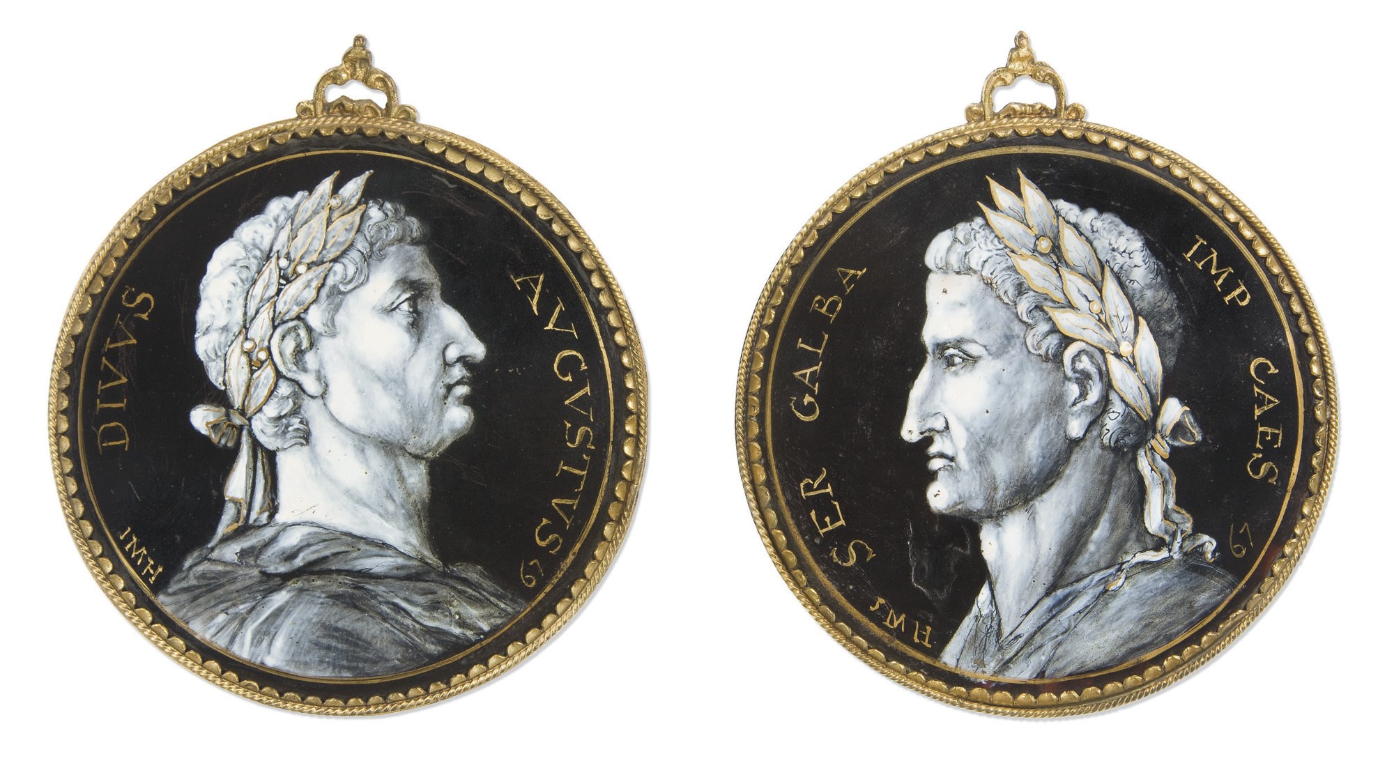 PAIRE DE MEDAILLONS EN EMAIL PEINT EN GRISAILLE A REHAUTS D'OR REPRESENTANT LES EMPEREURS AUGUSTE ET GALBA