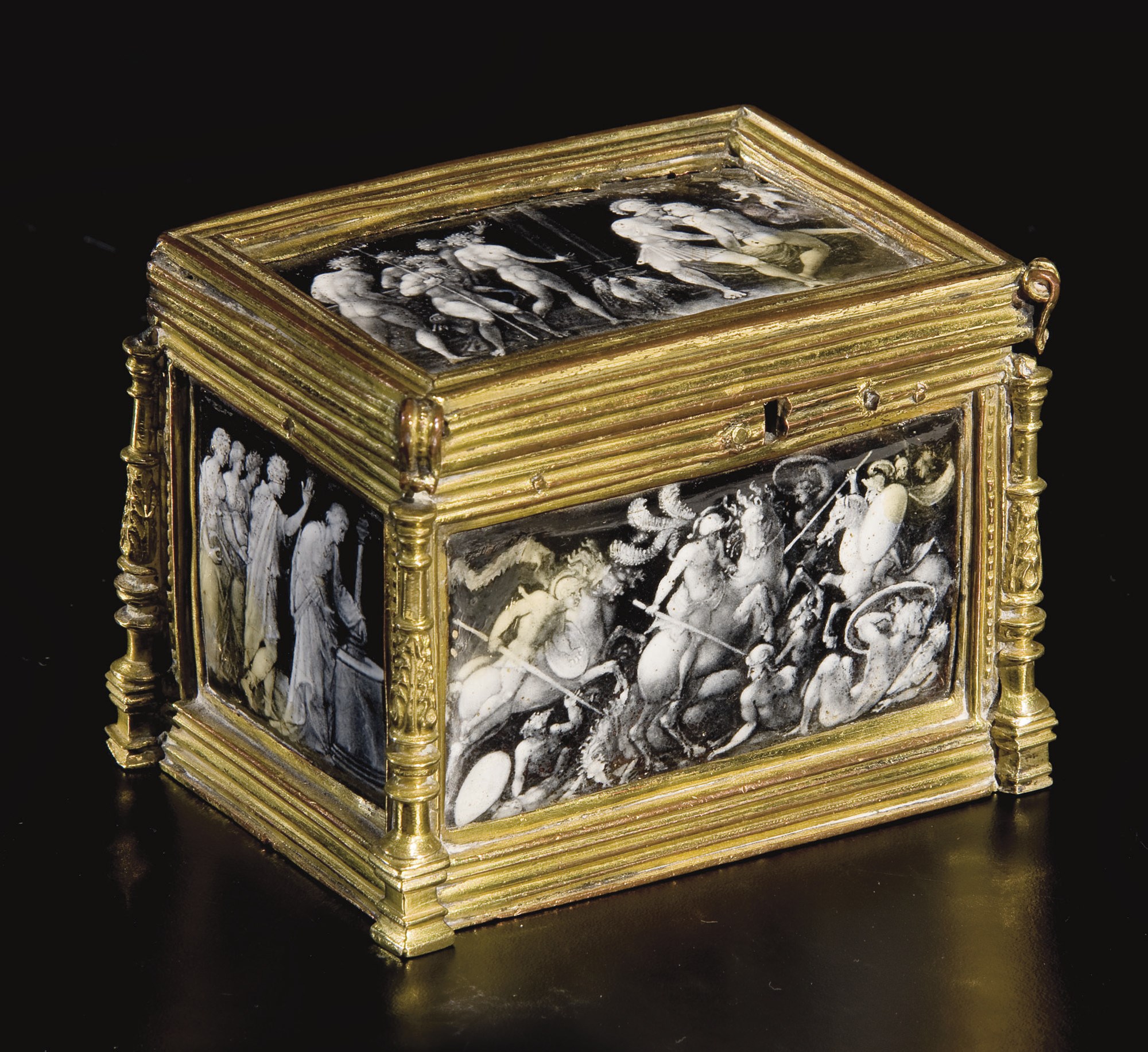 COFFRET EN EMAIL PEINT EN GRISAILLE ET CUIVRE DORE
