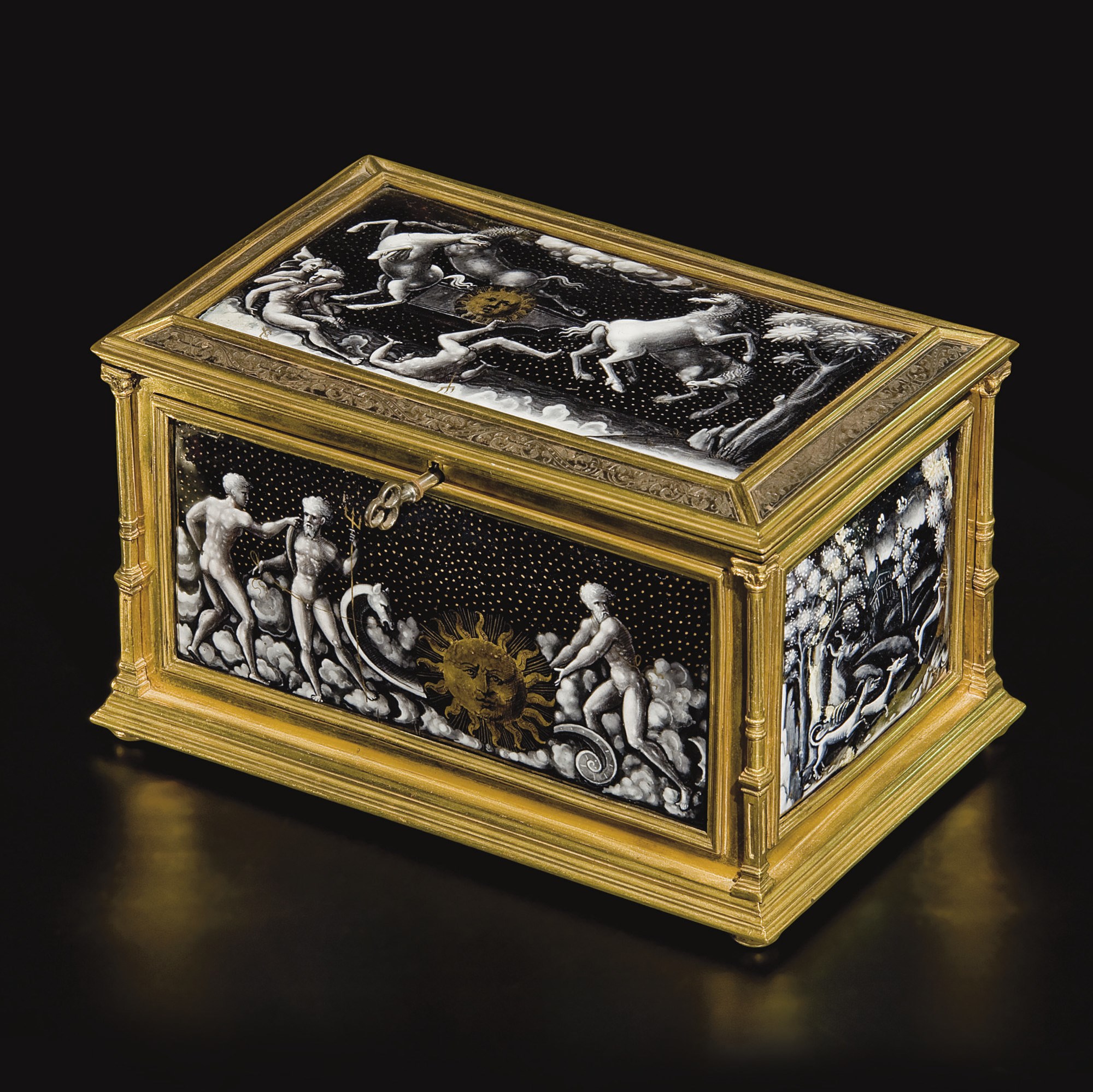 COFFRET EN EMAIL PEINT EN GRISAILLE A REHAUTS D'OR