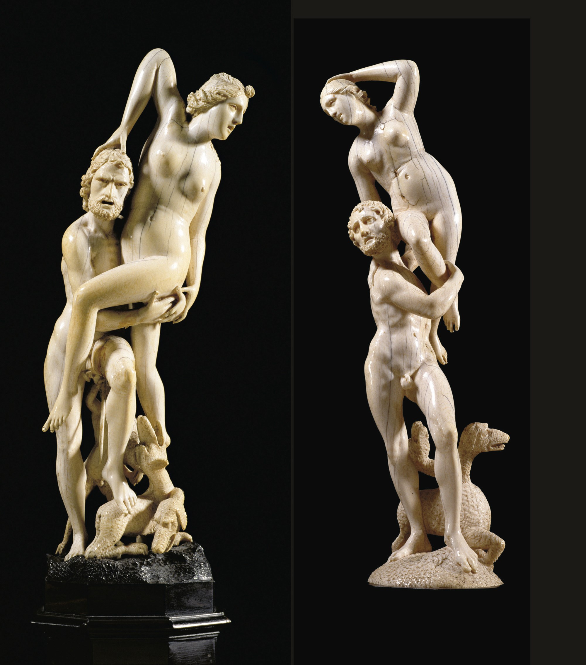 PAIRE DE GROUPES EN IVOIRE SCULPTE REPRESENTANT L'ENLEVEMENT DES SABINES