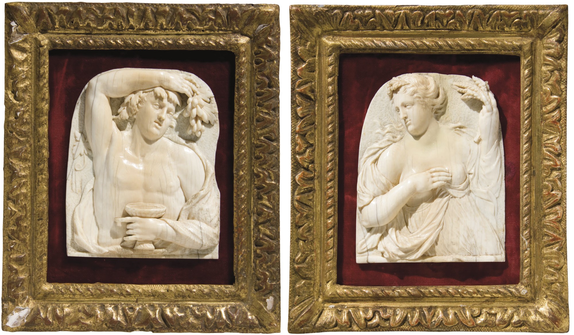 PAIRE DE BAS RELIEFS ALLEGORIQUES REPRESENTANT L'AUTOMNE ET L'HIVER