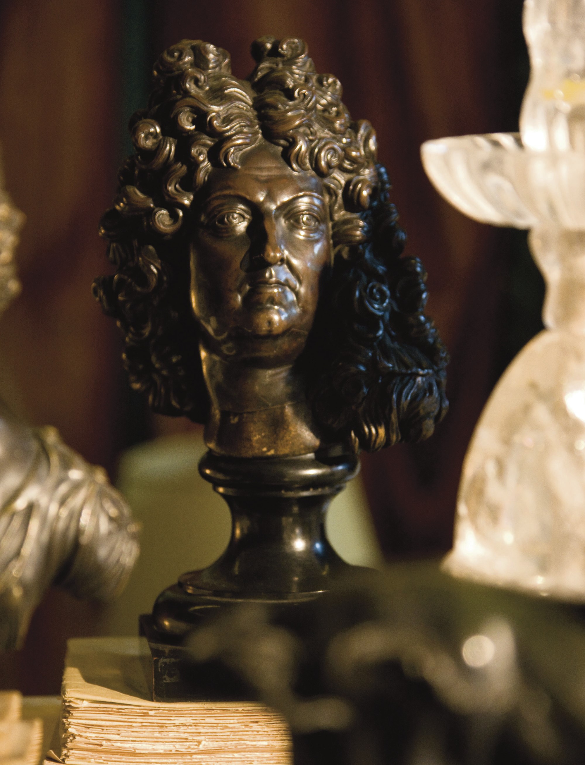 FRAGMENT DE TETE REPRESENTANT LOUIS XIV