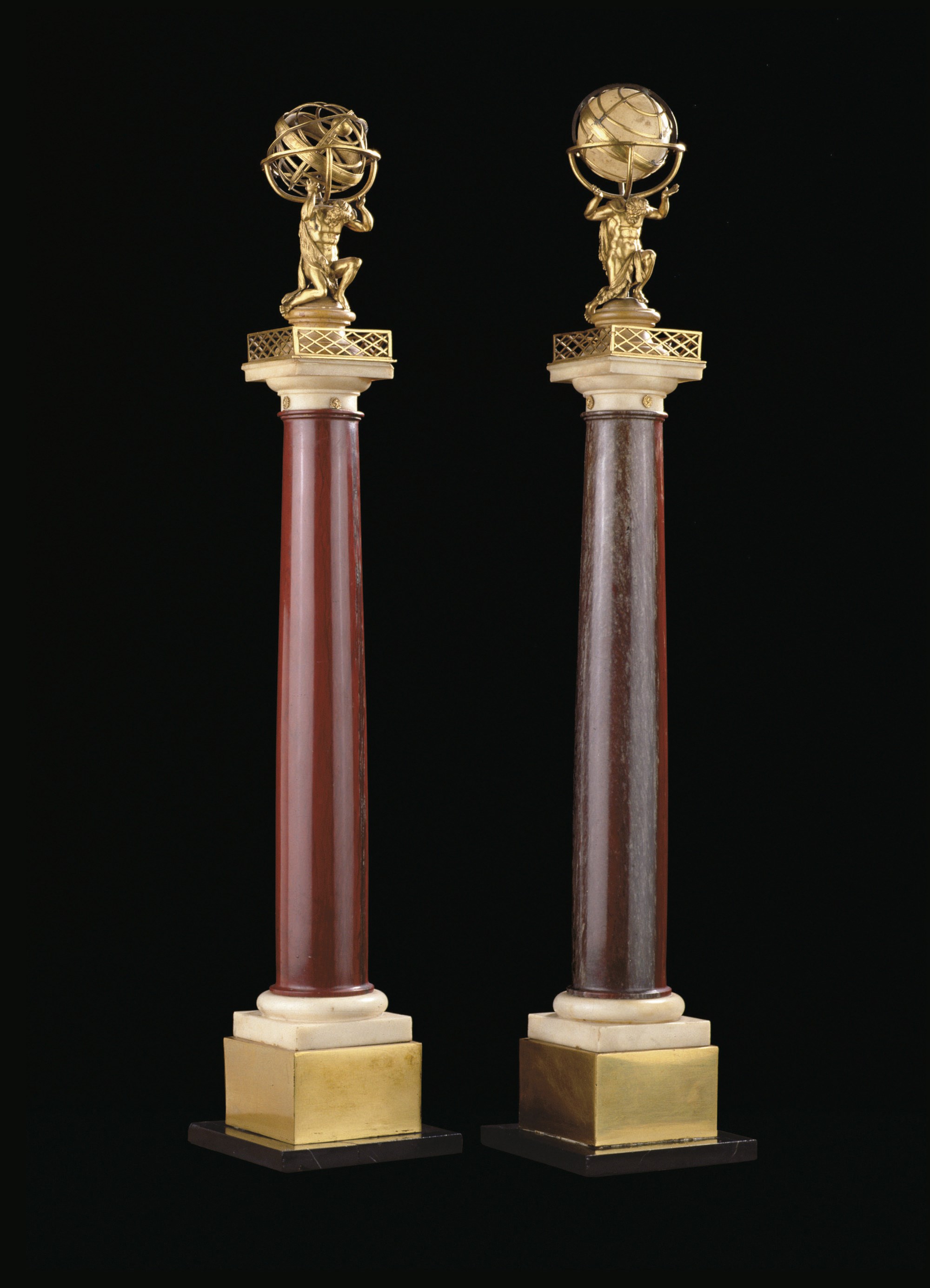 PAIRE DE COLONNES EN MARBRE ET BRONZE DORE