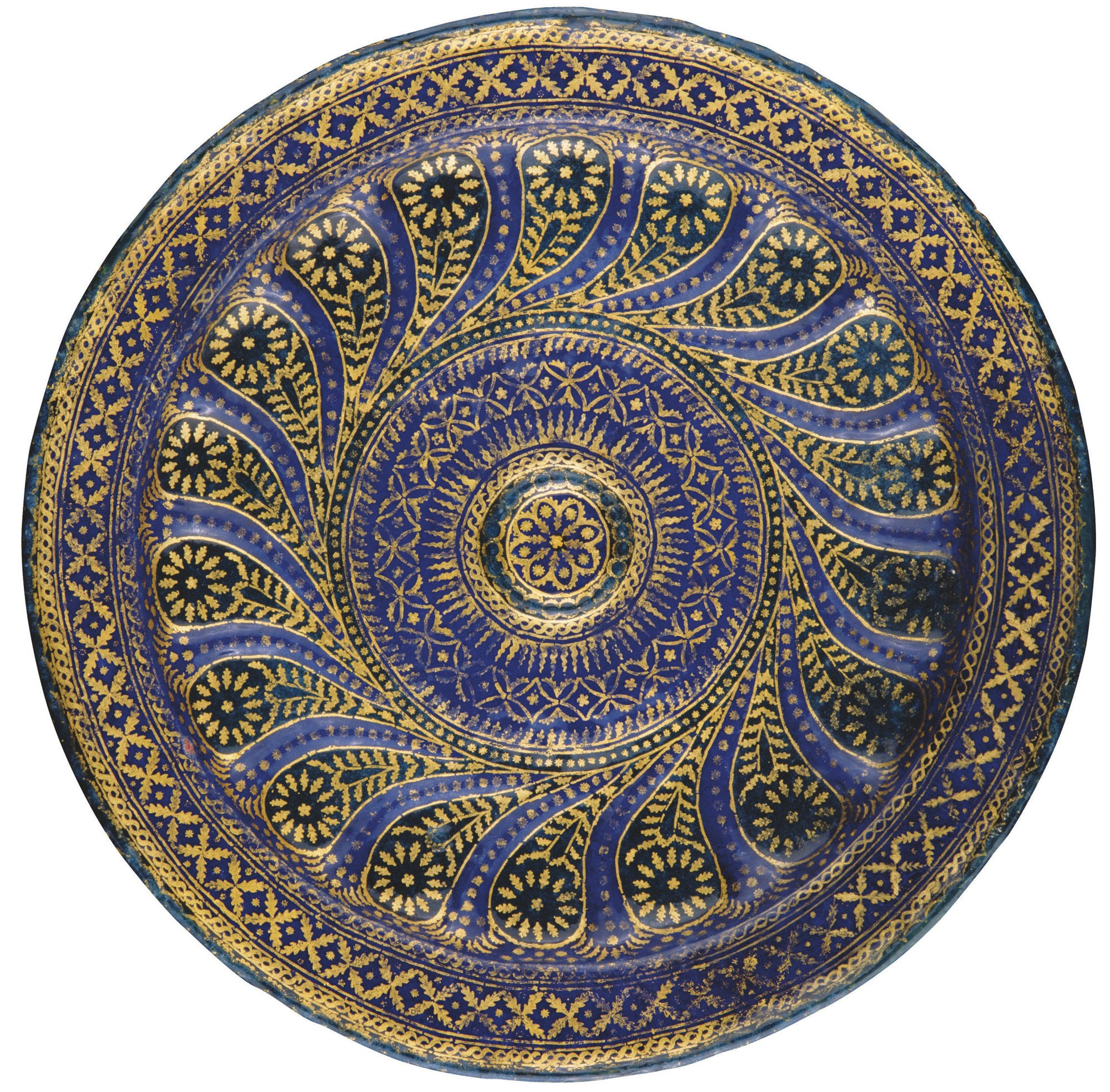 ASSIETTE EN EMAIL PEINT POLYCHROME PARTIELLEMENT DORE