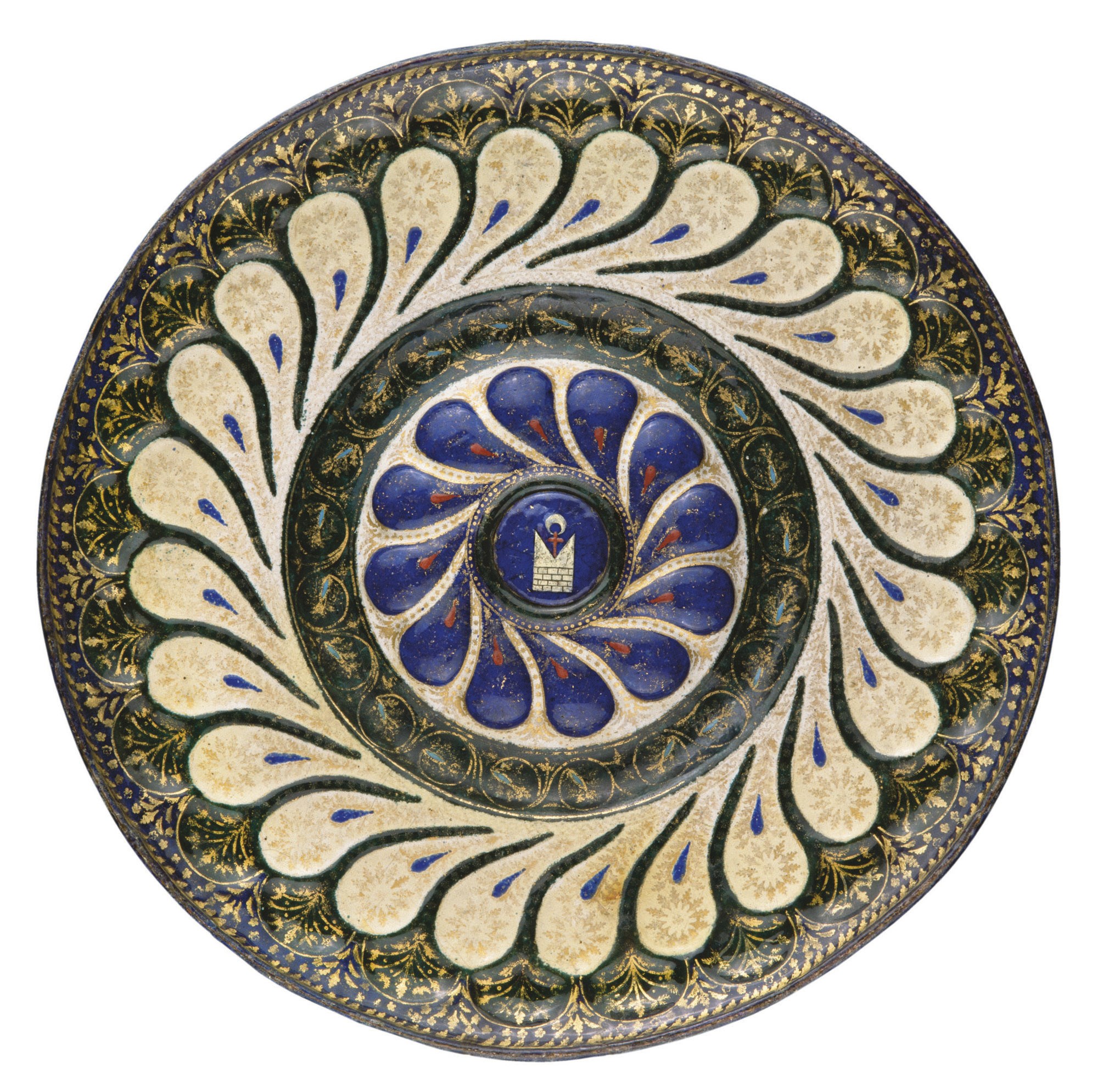 ASSIETTE EN EMAIL PEINT POLYCHROME PARTIELLEMENT DORE