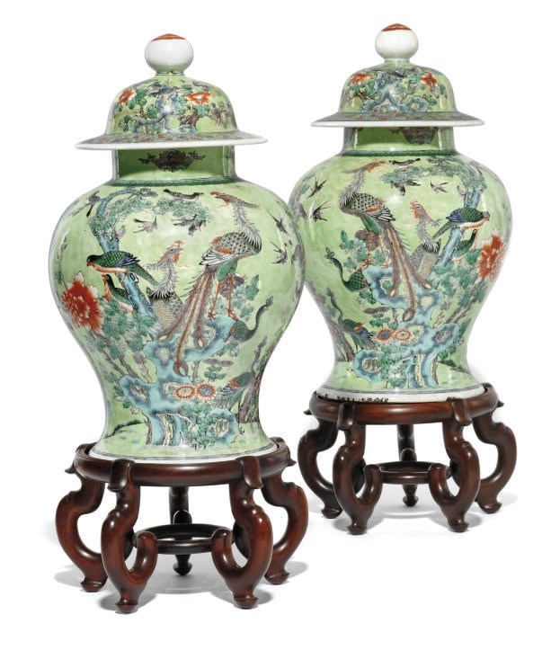 A PAIR OF CHINESE FAMILLE VERTE BALUSTER JARS AND COVERS