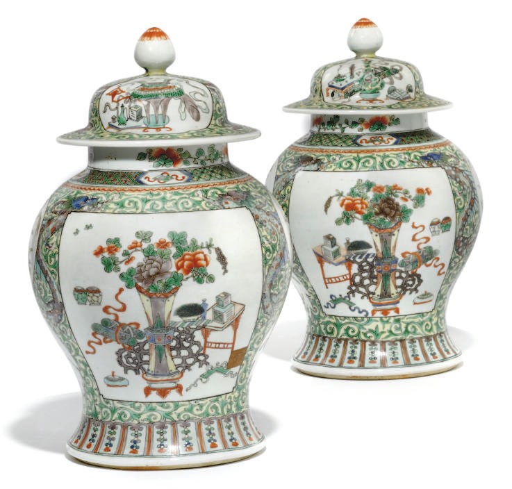 A PAIR OF CHINESE FAMILLE VERTE JARS AND COVERS