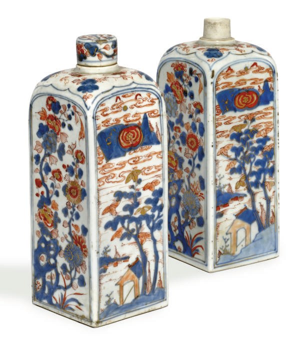 A PAIR OF CHINESE IMARI SQUARE SECTIONED BOTTLE VASE