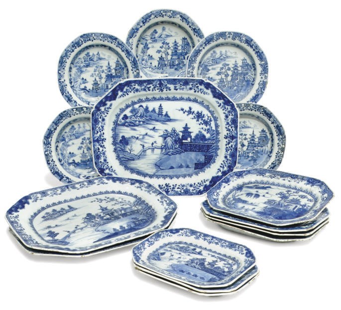 A GROUP OF CHINESE BLUE AND WHITE EXPORT SERVING DISHES