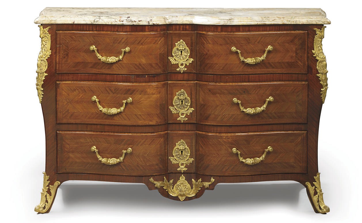 A FRENCH ORMOLU-MOUNTED AMARANTH, TULIPWOOD AND SATINE COMMODE