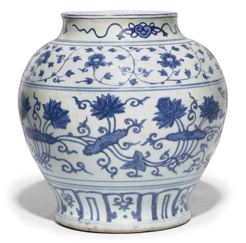 A CHINESE BLUE AND WHITE WINE JAR