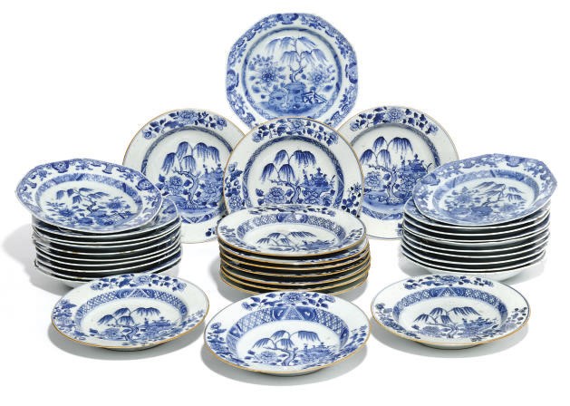 TWO LARGE SETS OF CHINESE EXPORT BLUE AND WHITE DISHES