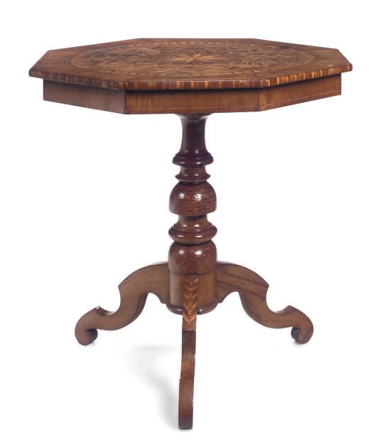 AN ITALIAN WALNUT AND PARQUETRY CENTRE TABLE