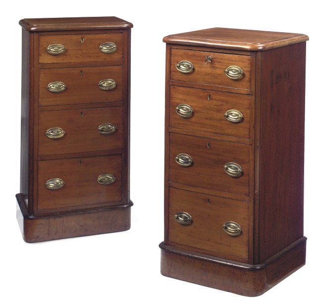 A PAIR OF VICTORIAN MAHOGANY BEDSIDE CHESTS