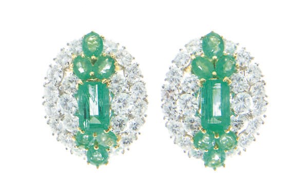 A PAIR OF DIAMOND, EMERALD, 18K GOLD AND WHITE GOLD EAR CLIPS
